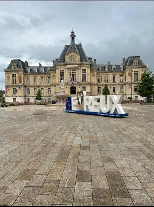 Apt Evreux 900M De La Gare Dış mekan fotoğraf